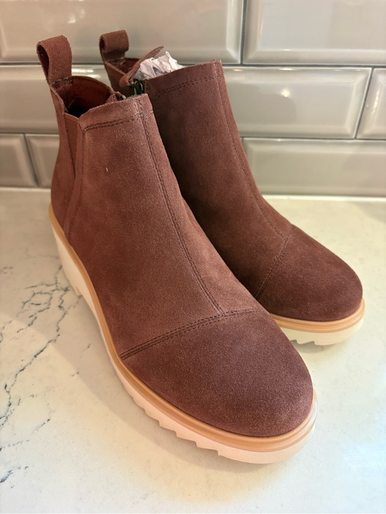 Toms Shoes - TOMS Maude Round Toe Wedge Chelsea Booties Womens Brown Casual Boots Size 9.5